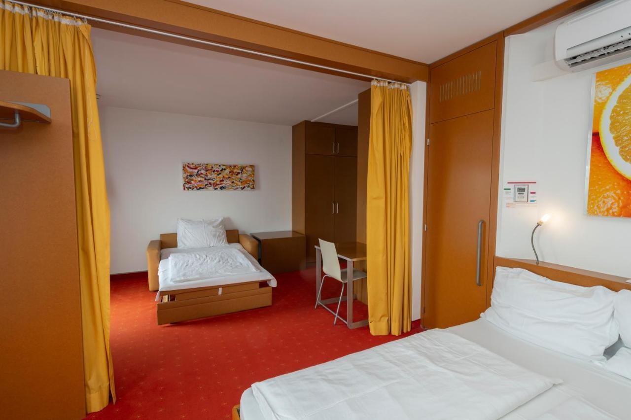 Hotel Orange Wings Krems Extérieur photo