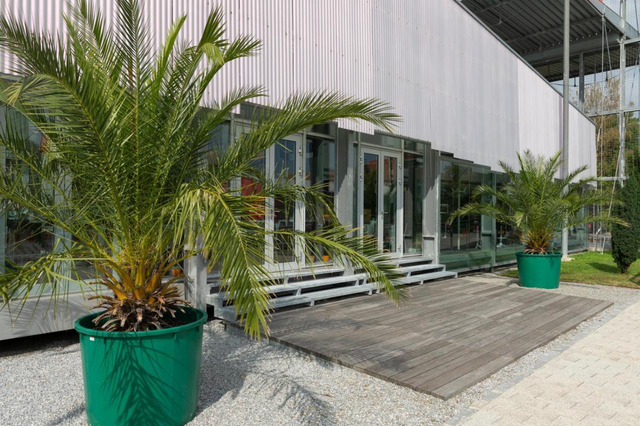 Hotel Orange Wings Krems Extérieur photo