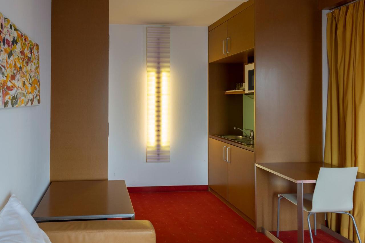 Hotel Orange Wings Krems Extérieur photo