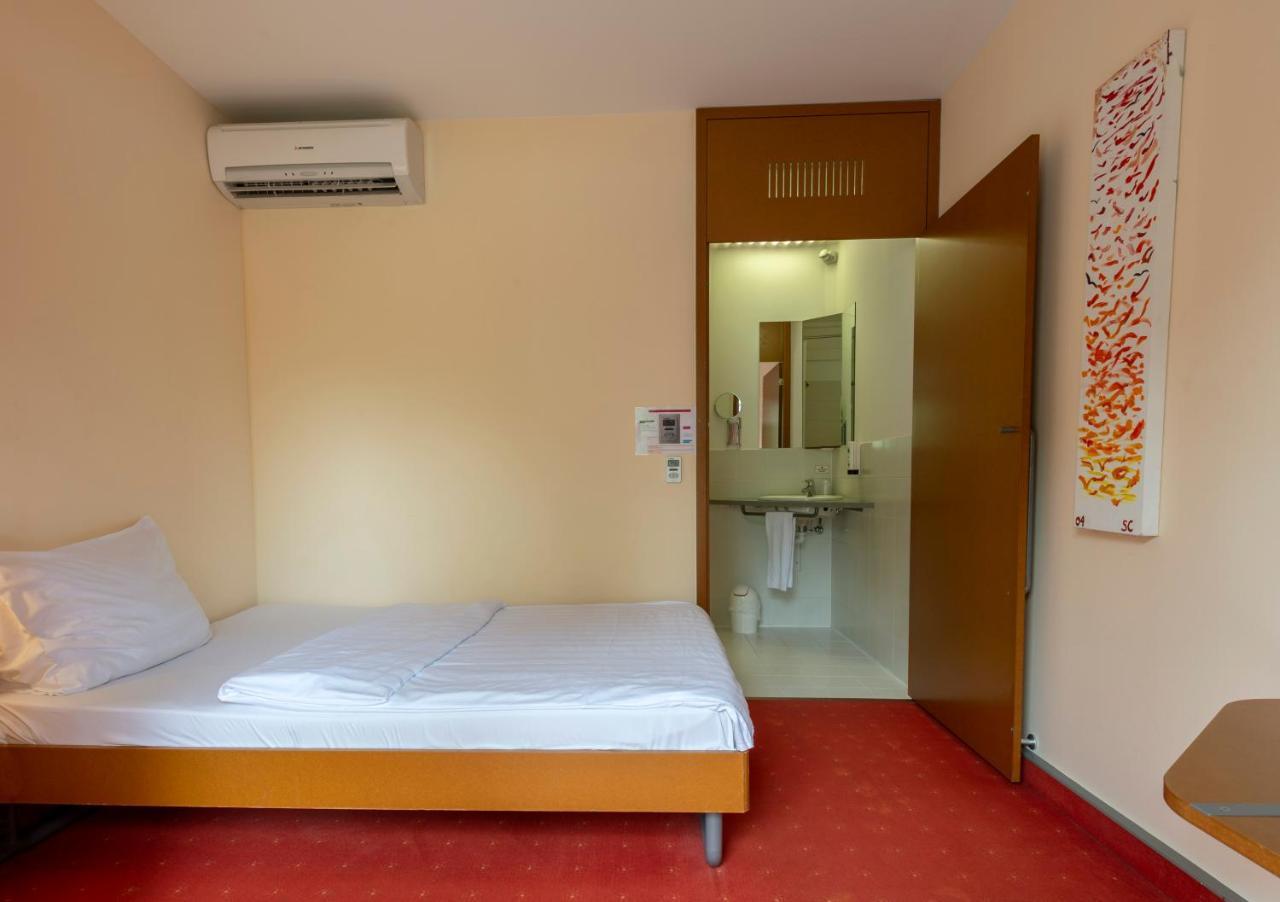 Hotel Orange Wings Krems Extérieur photo