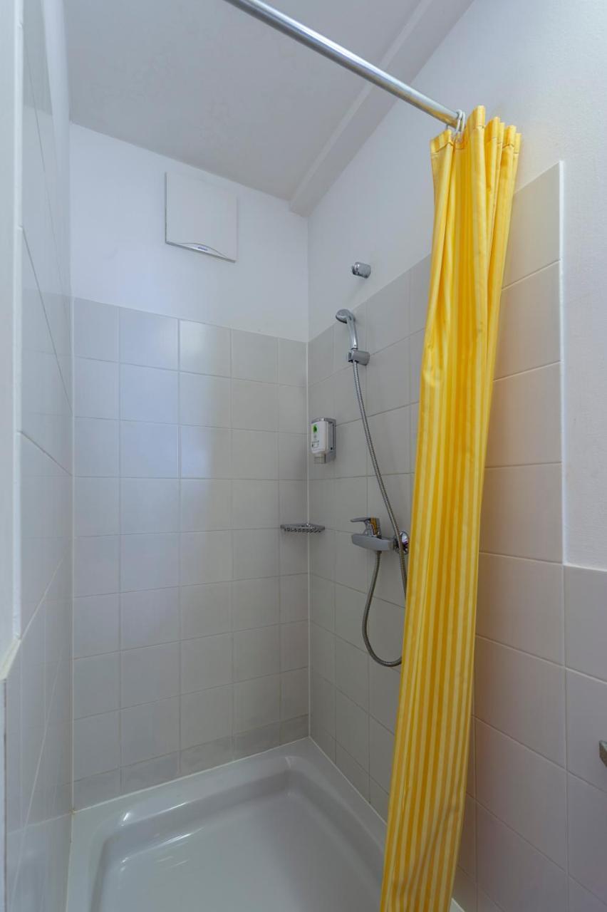 Hotel Orange Wings Krems Extérieur photo